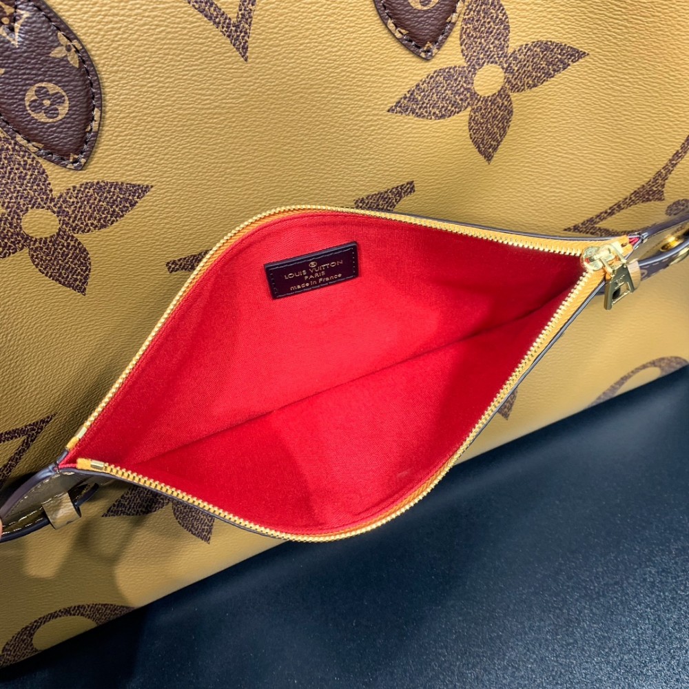 Louis Vuitton OntheGo M46823